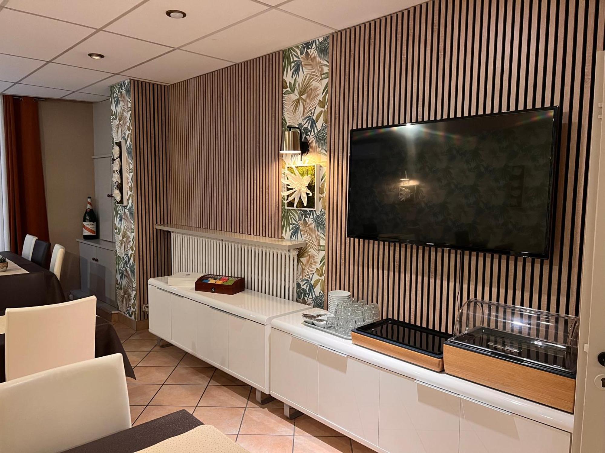 Hotel Alpes Cevennes Guilherand-Granges Exterior photo